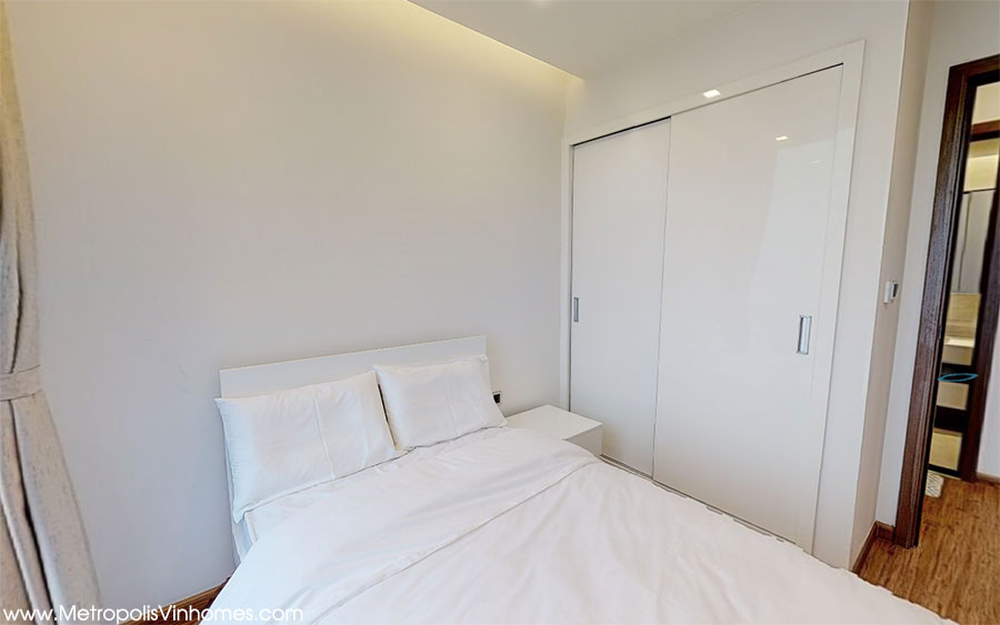 Phòng ngủ nhỏ - căn hộ Metropolis 2 ngủ đủ đồ M2 3404