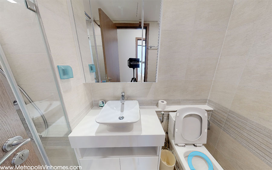 Living room toilet - M2 Vinhomes Metropolis apartment for rent enough furniture.